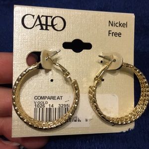 Brand new never worn Cato earrings!